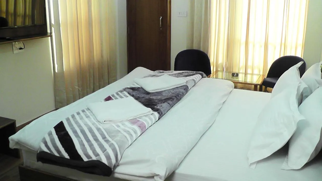 Hotel Valley Royal In Shimla